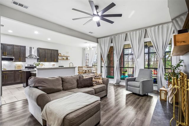 822 Longmeadow Court, Desoto, TX 75115