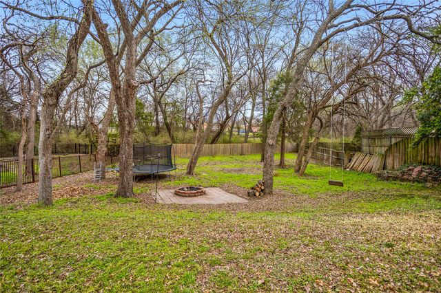822 Longmeadow Court, Desoto, TX 75115