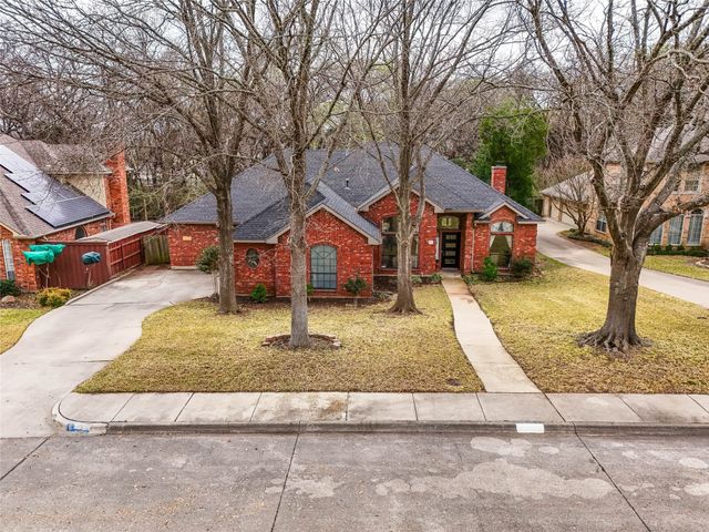 822 Longmeadow Court, Desoto, TX 75115