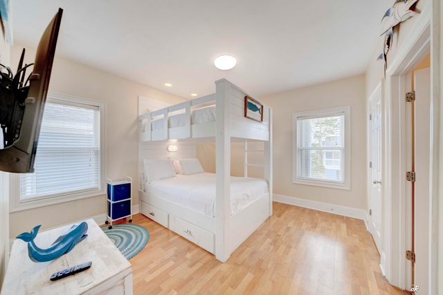 7428 Thomas Drive, Panama City Beach, FL 32408