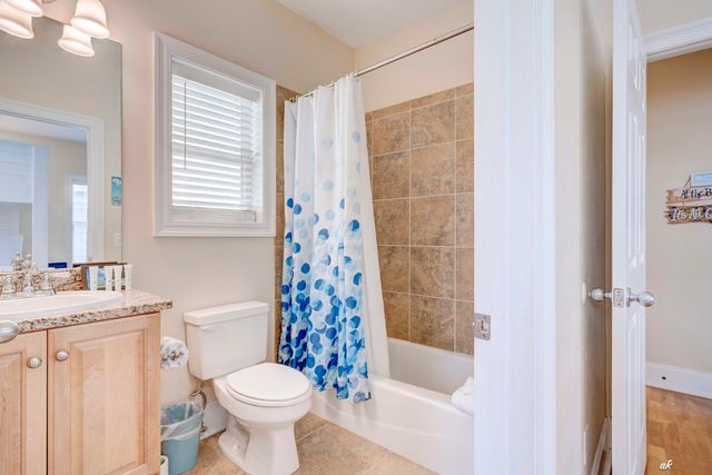 7428 Thomas Drive, Panama City Beach, FL 32408