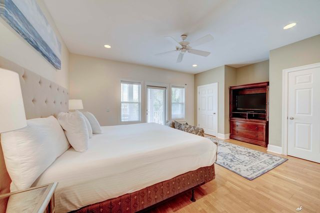 7428 Thomas Drive, Panama City Beach, FL 32408