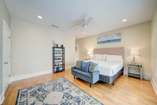 7428 Thomas Drive, Panama City Beach, FL 32408