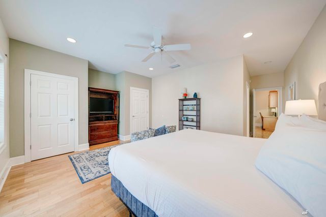 7428 Thomas Drive, Panama City Beach, FL 32408