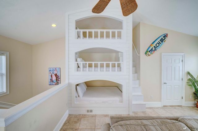 7428 Thomas Drive, Panama City Beach, FL 32408