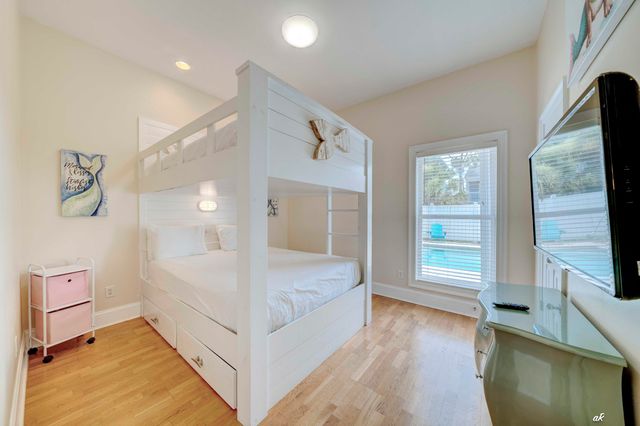 7428 Thomas Drive, Panama City Beach, FL 32408