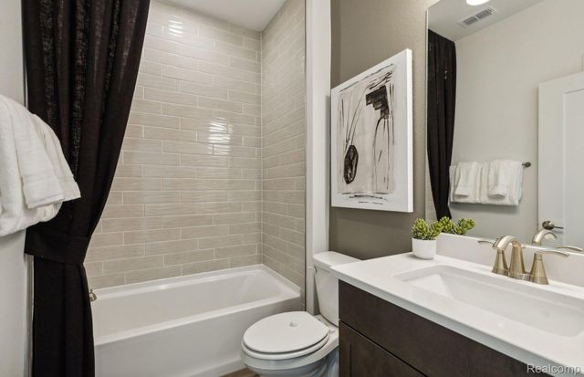 3388 Beech Bark Court, Milford Charter Township, MI 48381