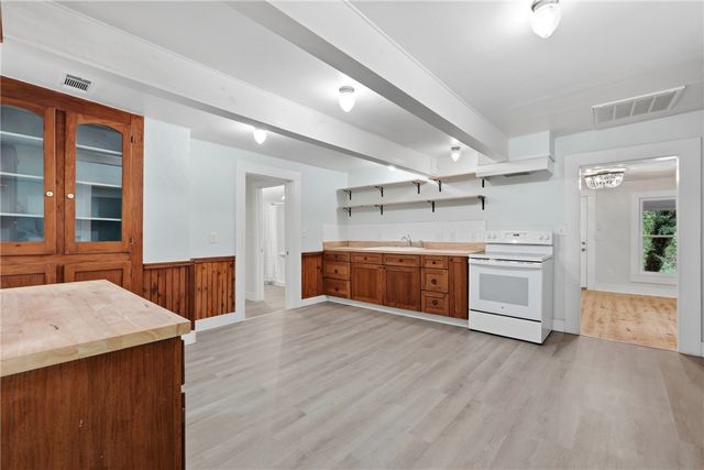 88 Grand Avenue, Eureka Springs, AR 72632