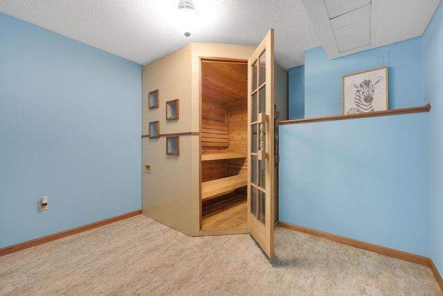 950 Birch View Court, Saint Paul, MN 55119