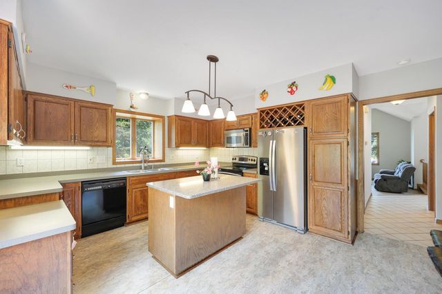950 Birch View Court, Saint Paul, MN 55119