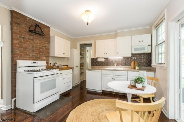 5 Colonial Ter, Nutley Twp., NJ 07110