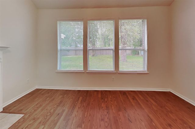 1418 Summer Rain Drive, Kingwood, TX 77339
