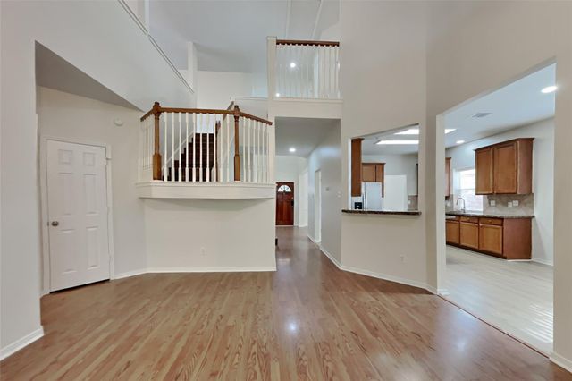 1418 Summer Rain Drive, Kingwood, TX 77339