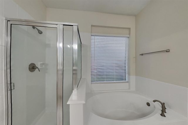 1418 Summer Rain Drive, Kingwood, TX 77339