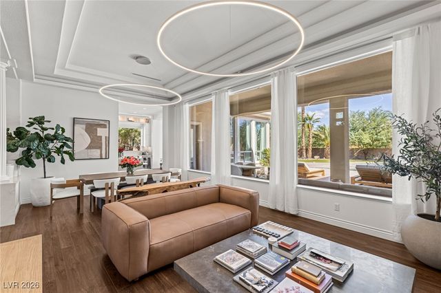 7304 Buttons Ridge Drive, Las Vegas, NV 89131