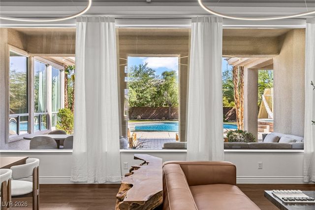 7304 Buttons Ridge Drive, Las Vegas, NV 89131