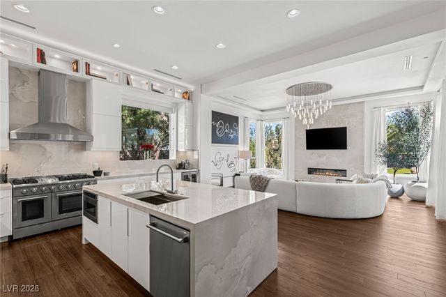 7304 Buttons Ridge Drive, Las Vegas, NV 89131