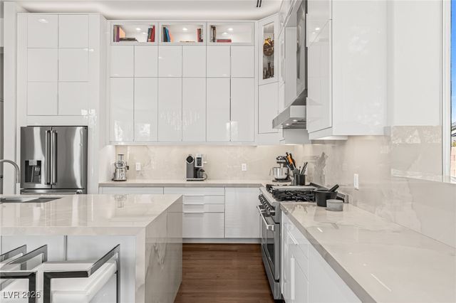 7304 Buttons Ridge Drive, Las Vegas, NV 89131