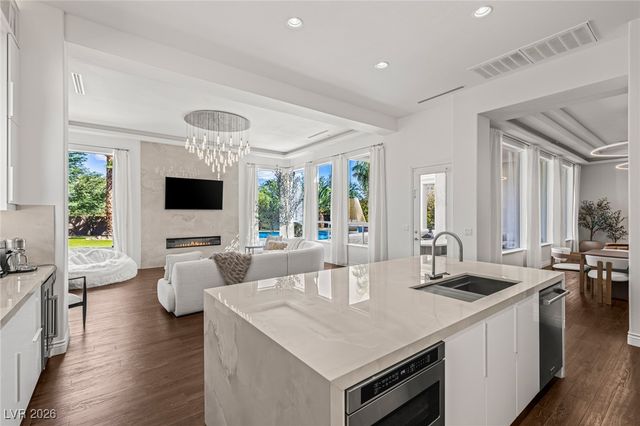 7304 Buttons Ridge Drive, Las Vegas, NV 89131