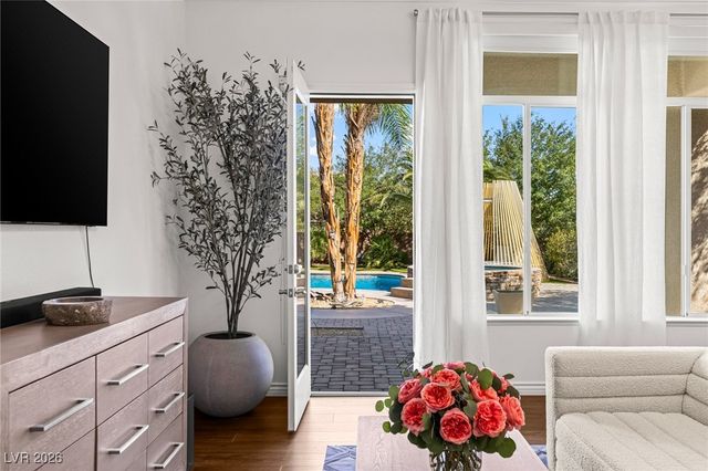 7304 Buttons Ridge Drive, Las Vegas, NV 89131