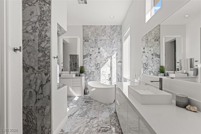 7304 Buttons Ridge Drive, Las Vegas, NV 89131