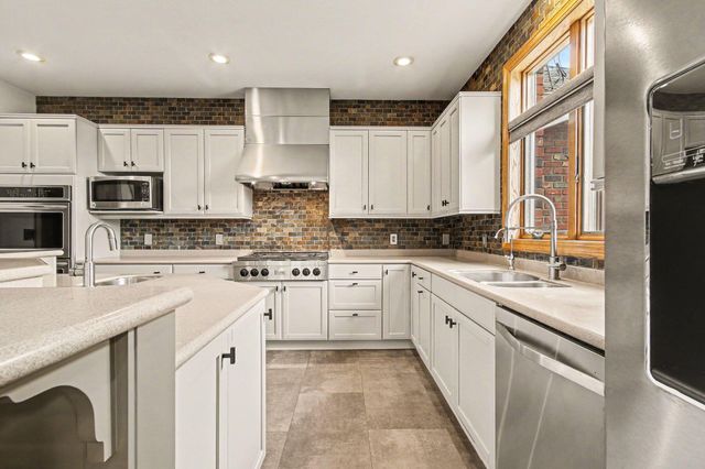 5431 E 107th Place, Crown Point, IN 46307