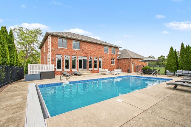 5431 E 107th Place, Crown Point, IN 46307