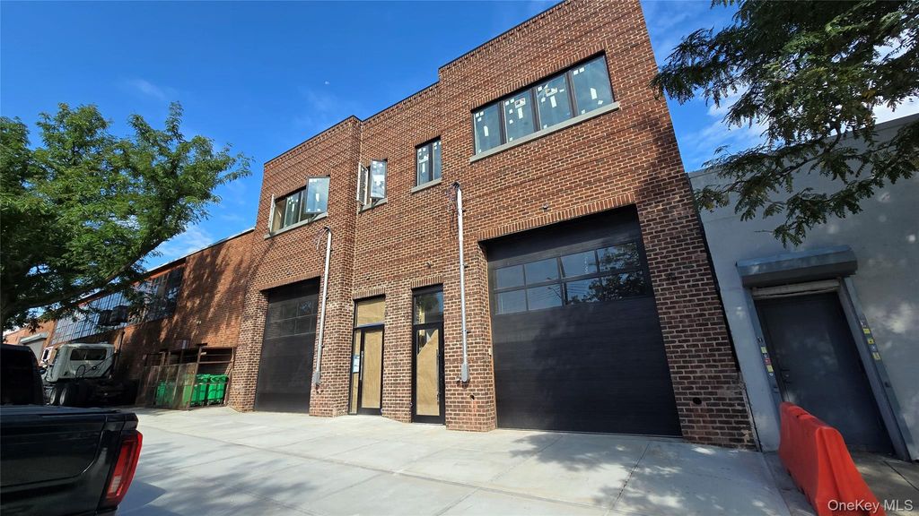 18-26 Steinway Street, Astoria, NY 11105 — exterior