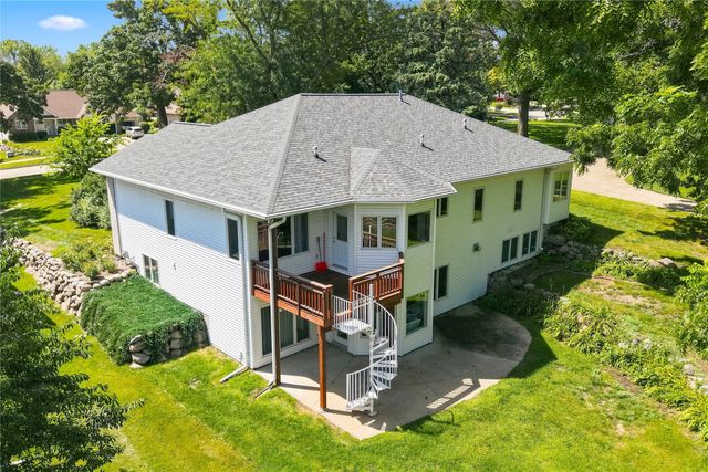 115 E Pine Ridge Drive, Polk City, IA 50226