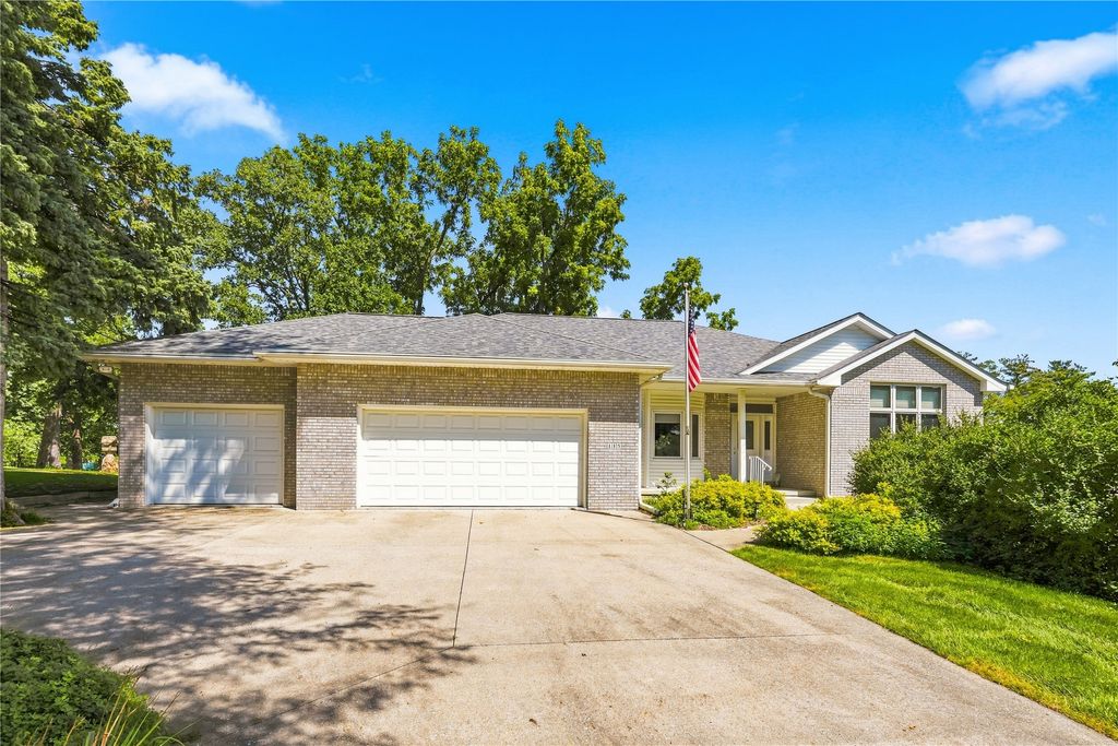 115 E Pine Ridge Drive, Polk City, IA 50226