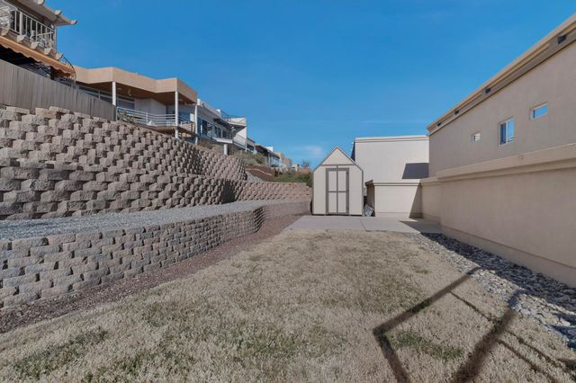 1715 Bluffside Drive NW, Albuquerque, NM 87105