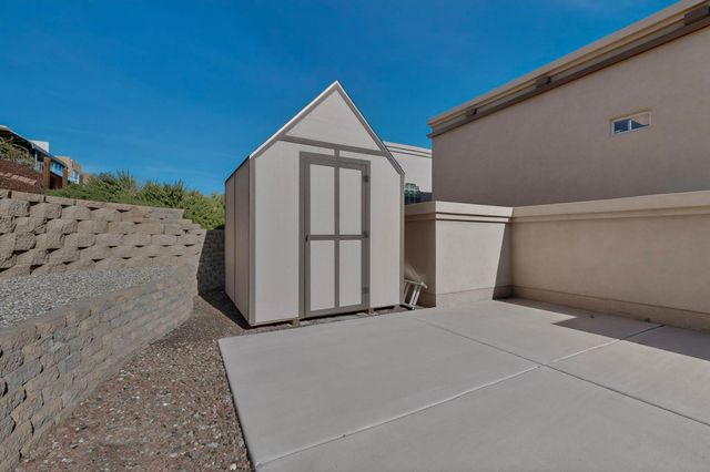 1715 Bluffside Drive NW, Albuquerque, NM 87105