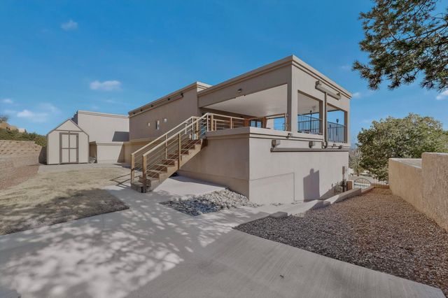 1715 Bluffside Drive NW, Albuquerque, NM 87105