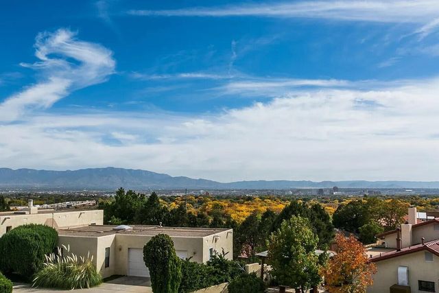 1715 Bluffside Drive NW, Albuquerque, NM 87105