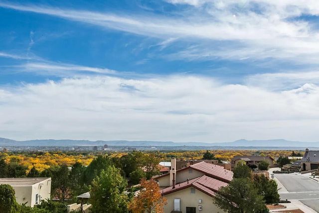 1715 Bluffside Drive NW, Albuquerque, NM 87105