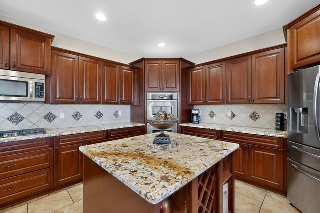 1715 Bluffside Drive NW, Albuquerque, NM 87105