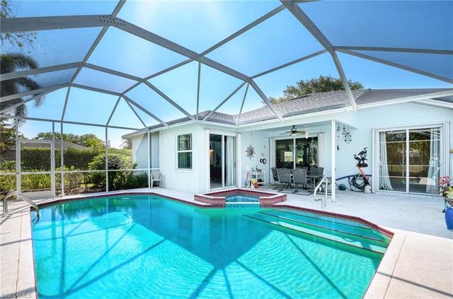 816 Mount Hood CT, Naples, FL 34104