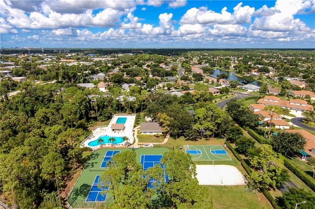 816 Mount Hood CT, Naples, FL 34104