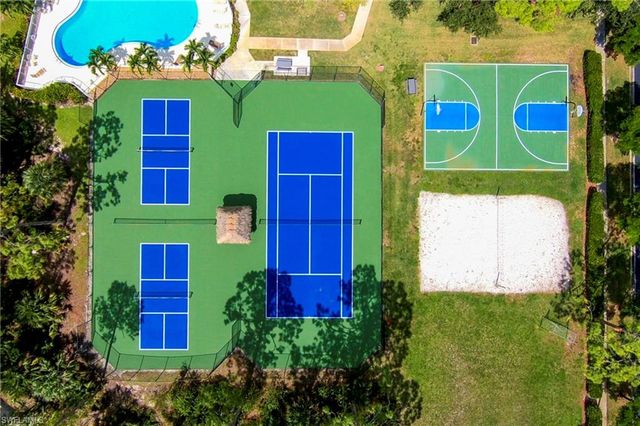 816 Mount Hood CT, Naples, FL 34104