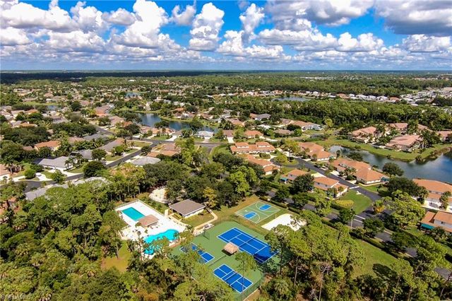 816 Mount Hood CT, Naples, FL 34104