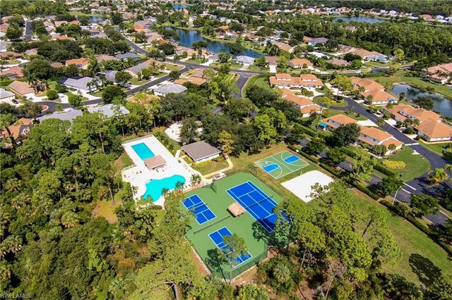 816 Mount Hood CT, Naples, FL 34104