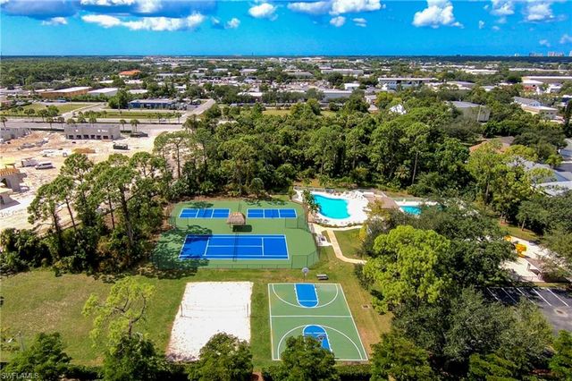 816 Mount Hood CT, Naples, FL 34104