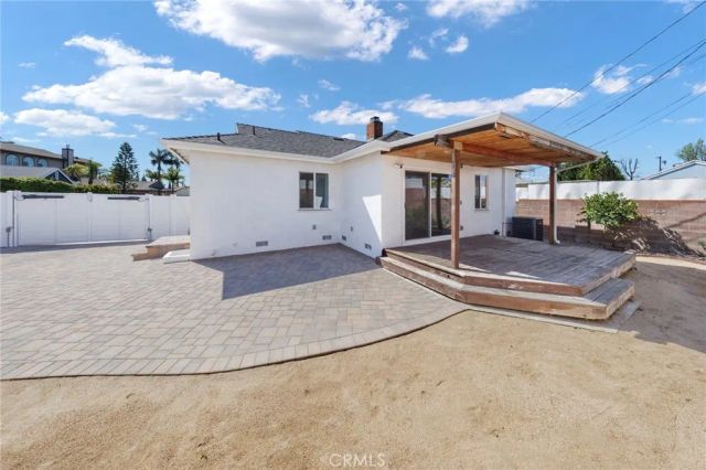 12629 Wixom Street, North Hollywood, CA 91605