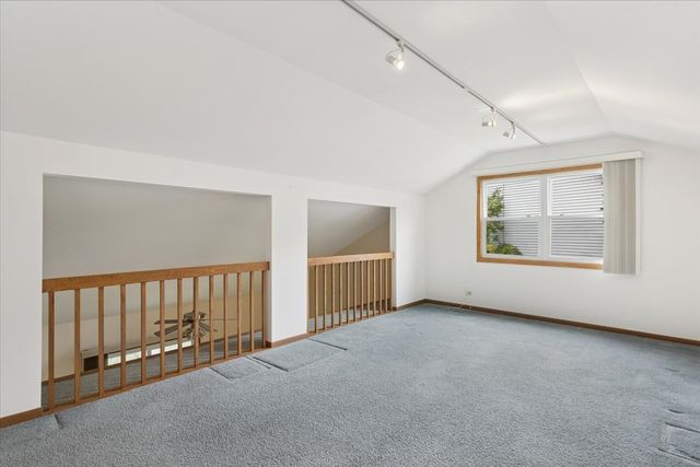 6620 Oak Tree Trail, Woodridge, IL 60517