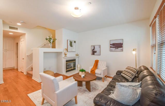 2461 Wagner Street 3, Pasadena, CA 91107