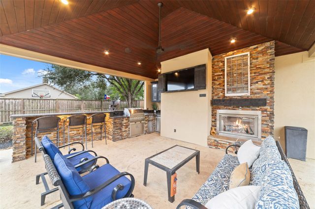 17715 Lakeside Haven Drive, Cypress, TX 77433