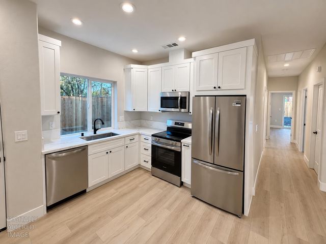 5861-5859 Wallace Ave, Sacramento, CA 95824