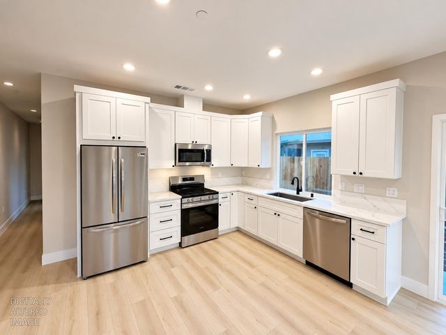 5861-5859 Wallace Ave, Sacramento, CA 95824