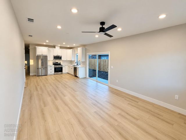 5861-5859 Wallace Ave, Sacramento, CA 95824