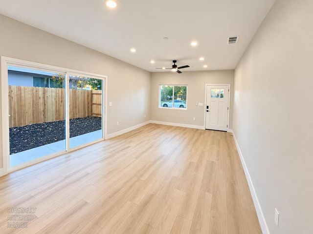 5861-5859 Wallace Ave, Sacramento, CA 95824